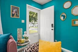 Art Deco Oasis: A Stylish Retreat