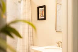 King Comfort | Bright & Modern 1BR Stay in Dunlap