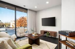 Modern 2 Bed in the Heart of Downtown Bloomington