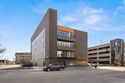 Modern 2 Bed in the Heart of Downtown Bloomington