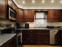 Perfect Family Retreat: Cozy 3BR Near Everything