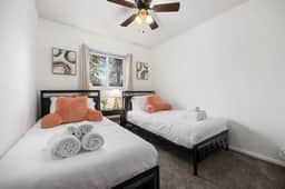 Poolside Palisade - A Fun Family Retreat for 6