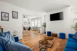 The Heights Hideaway: a Spacious 2BR Gem