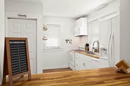 The Heights Hideaway: a Spacious 2BR Gem