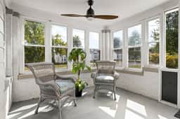 THE MIDCENTURY COTTAGE - Spacious 2BD w/ KING bed