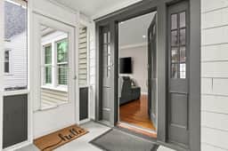 THE MIDCENTURY COTTAGE - Spacious 2BD w/ KING bed