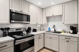 The Silo 2 - 1BD Stylish Comfort