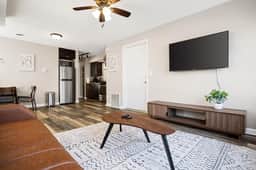 the susan: a cozy, comfy 1bd suite