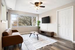 Urban 1BD moments away from DT Peoria