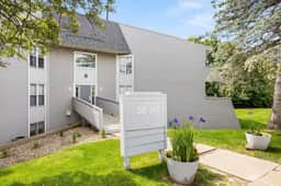 Whispering Willow Retreat: 2BD 2BA Nature Oasis
