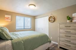 Wood'Inn - Cozy 2BD over the bridge