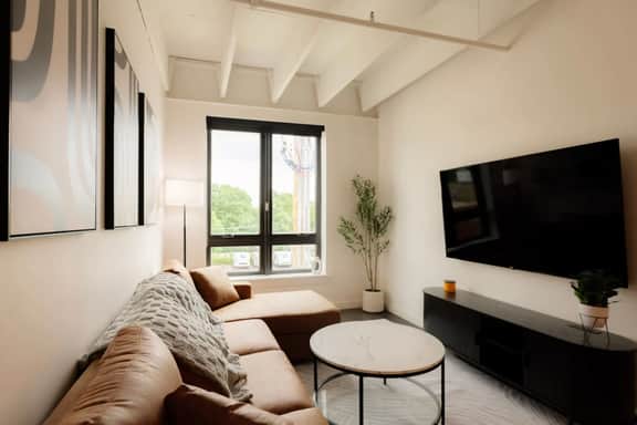 Above The Roots | Modern 1BD with Sophisticated Charm