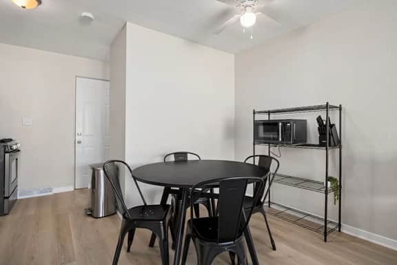 Blue Haven at Hines | Stylish 2BD Stay | Peoria Heights