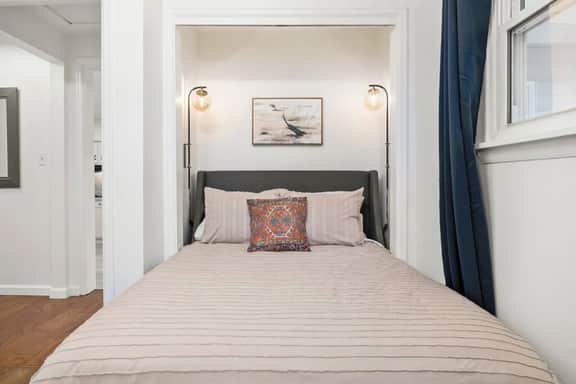 Casa de Vincent w/ KING Casper Bed