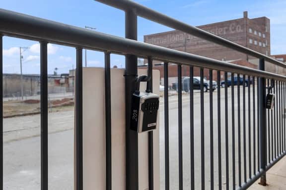 Cooperage 214 | Mid-century 1BD Loft | Peoria