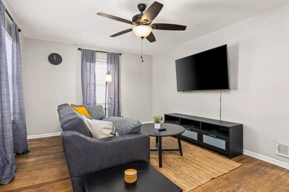 GLEN LIVING - a family 3 BD in Central Peoria