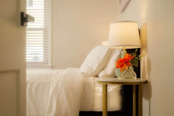 Heights Haven on Paris | 2BD Stay
