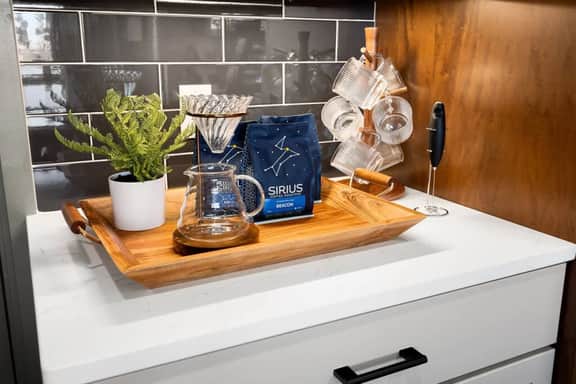 Modern 2 Bed in the Heart of Downtown Bloomington