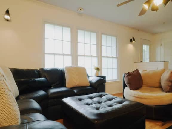 Perfect Family Retreat: Cozy 3BR Near Everything