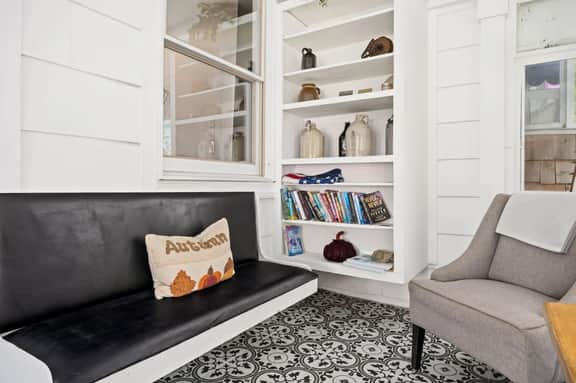 Suburban Sanctuary: 3BD Perfect for Long Stays