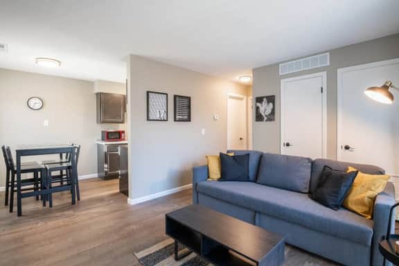 THE BLACK STRAT – an iconic, new age apartment