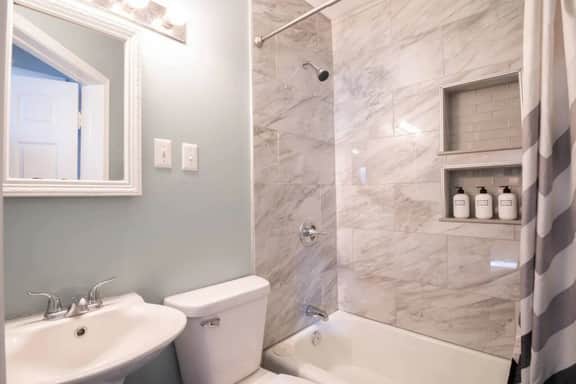 THE CORNER COTTAGE - Contemporary 1BD in Peoria