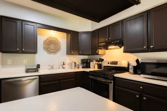The Family Haven | 3BD/3BA Home in East Peoria