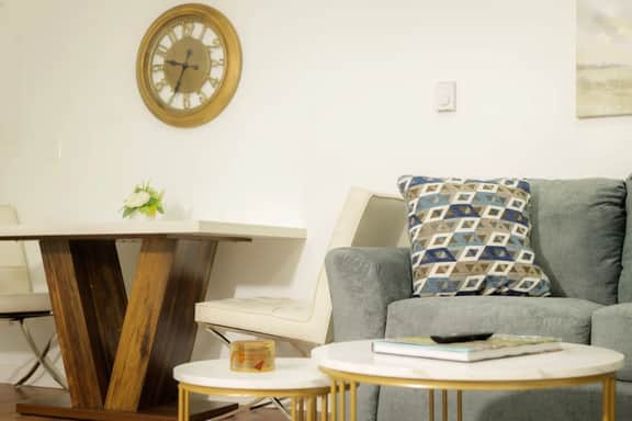 The Minimalist Escape | Modern 1BD in the Heights