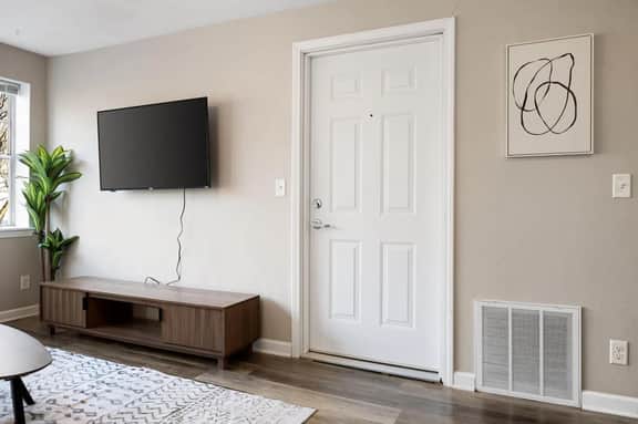 Urban 1BD moments away from DT Peoria