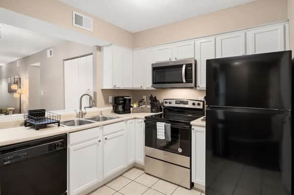 Whispering Willow Retreat: 2BD 2BA Nature Oasis