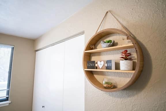 Wood'Inn - Cozy 2BD over the bridge