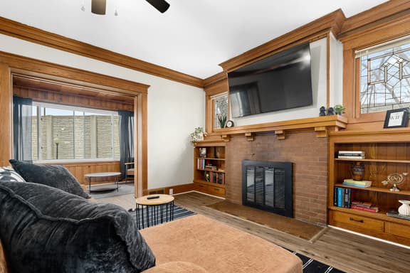 2BR Near OSF | Long-Stay Friendly Bright BohoChic
