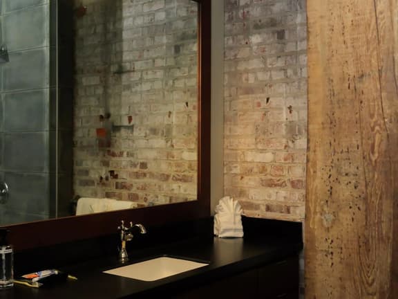 Cooperage 214 | 2BR Industrial Downtown Loft