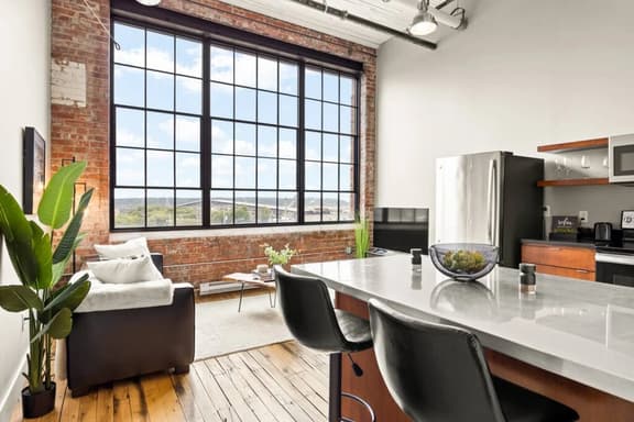 Cooperage 214 | Modern 1BD/1BA Loft | Peoria