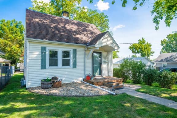 HEIGHTS HOMESTEAD - a farmhouse style cottage - Image 1