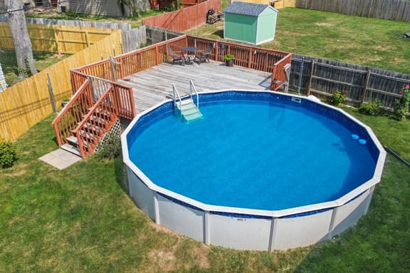 Poolside Palisade - A Fun Family Retreat for 6