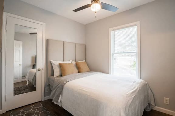THE CORNER COTTAGE - Contemporary 1BD in Peoria