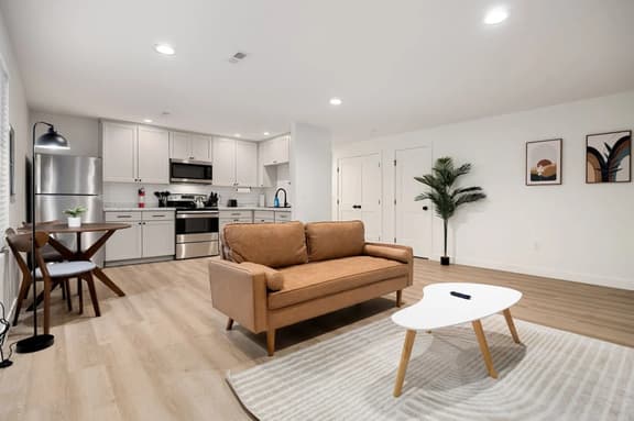 The Silo 2 - 1BD Stylish Comfort