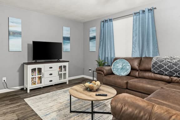Wood'Inn 3 - Peaceful 2BD 10 mins from DT Peoria